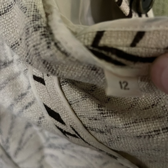 Doncaster 100% Silk Jacket says Size 12 EUC - Picture 3 of 6